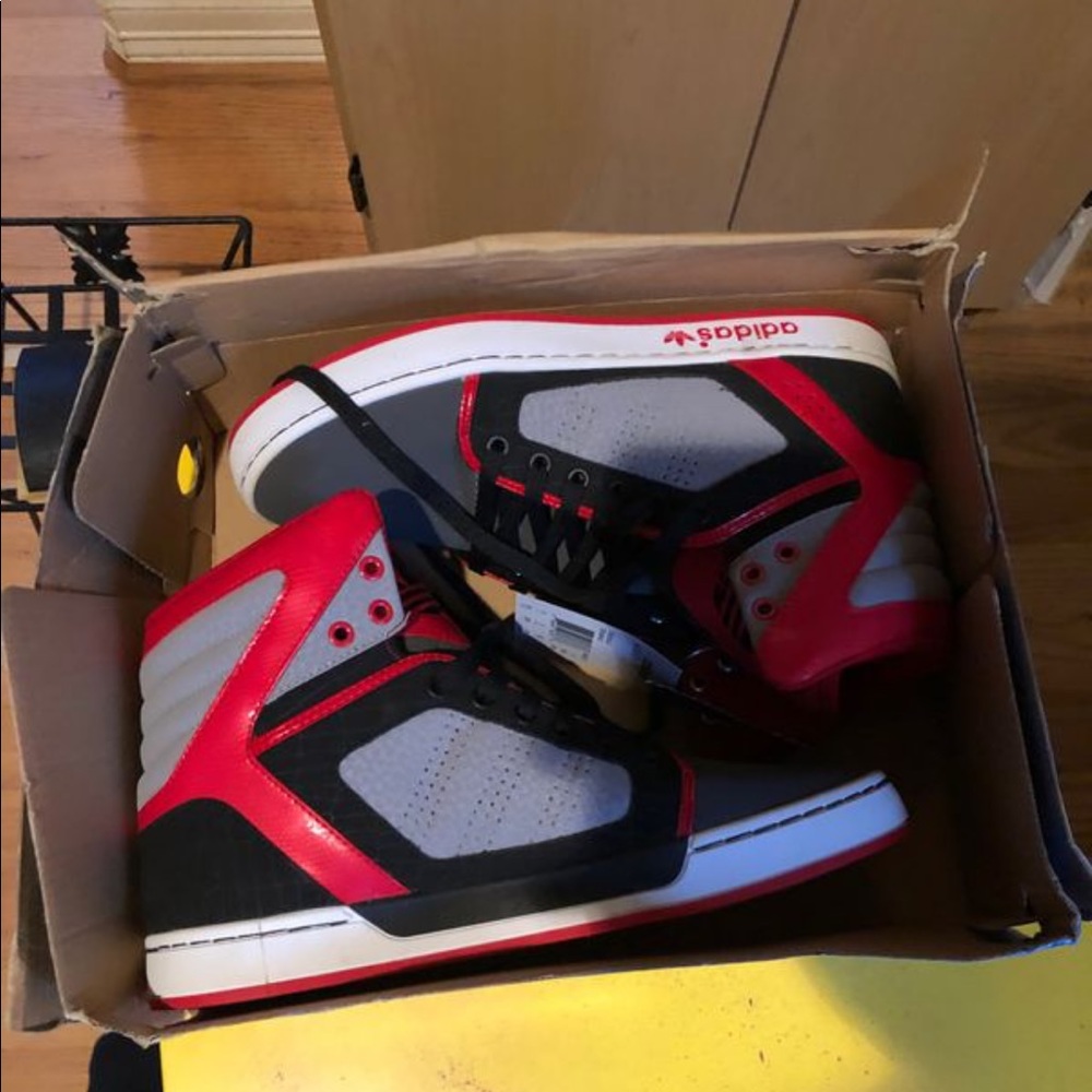 Brand new adidas sz 8.5